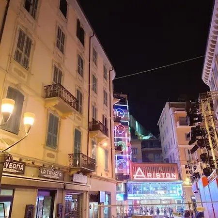 L' Amanzia - Bilocale Fronte Ariston Sanremo